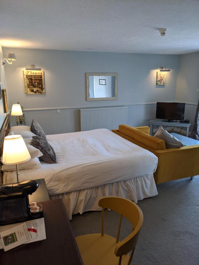 Manor Court Hotel Carnaby Zewnętrze zdjęcie