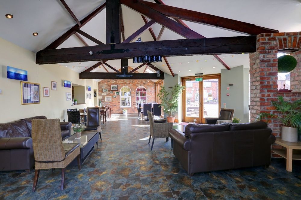 Manor Court Hotel Carnaby Zewnętrze zdjęcie